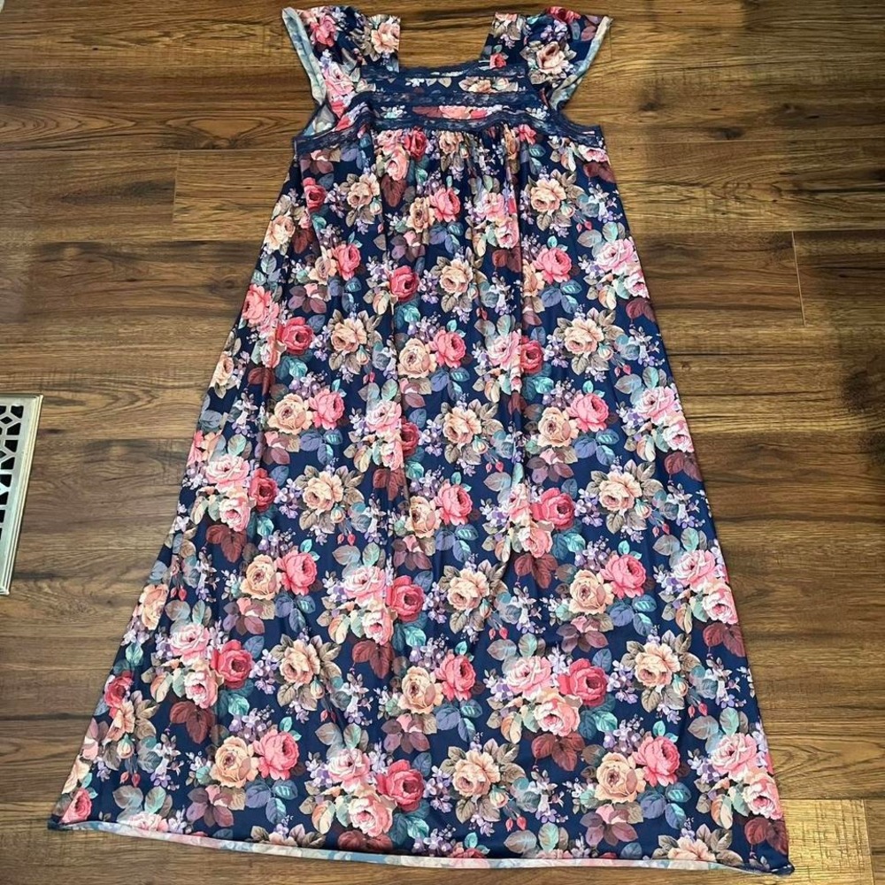 Vanity Fair Floral Nightgown‎ Dress Womens Medium Lace Coquette Cottagecore